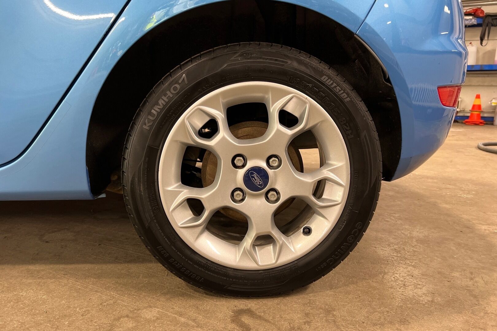 Ford Fiesta iso kuva 11