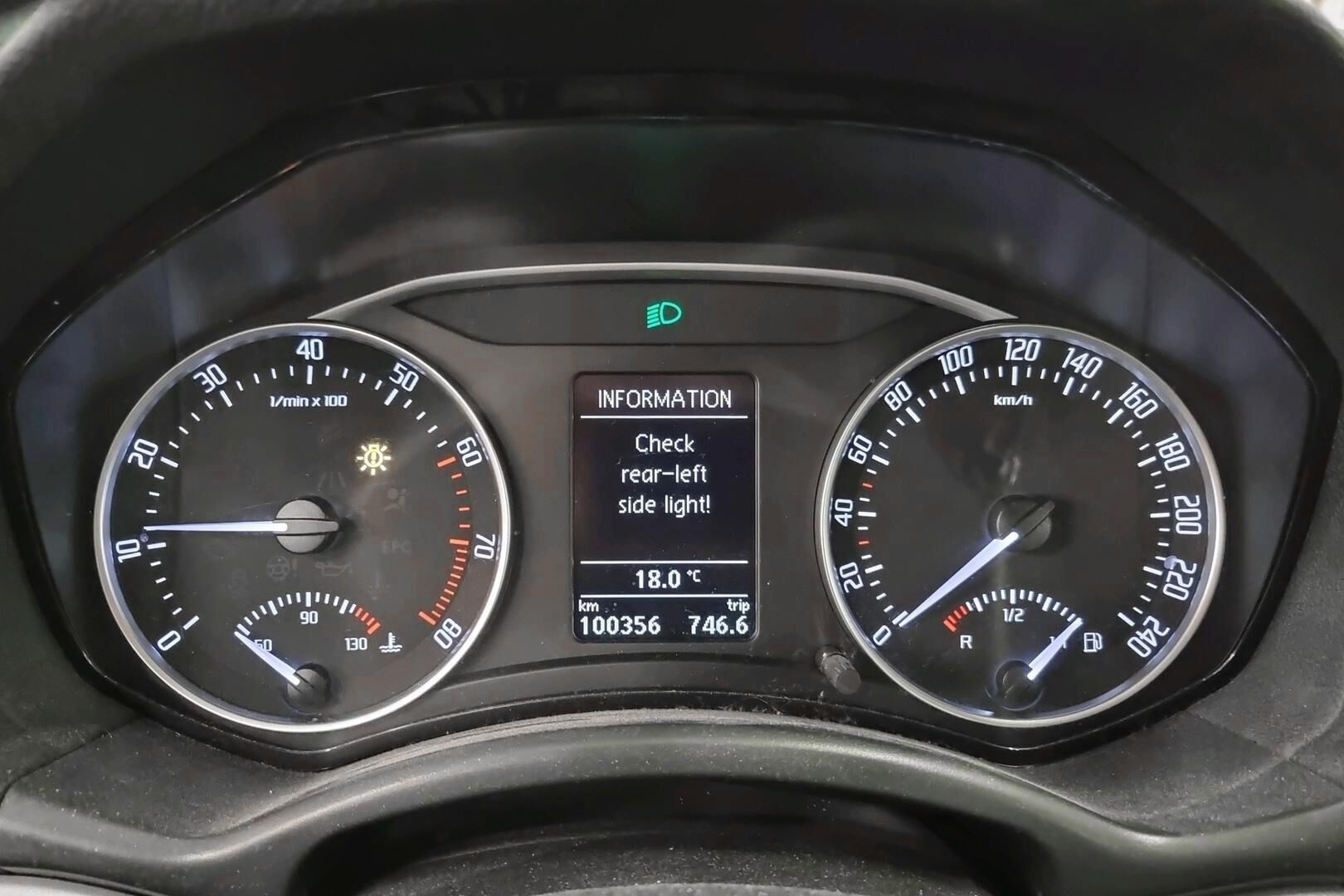 Skoda Octavia iso kuva 15