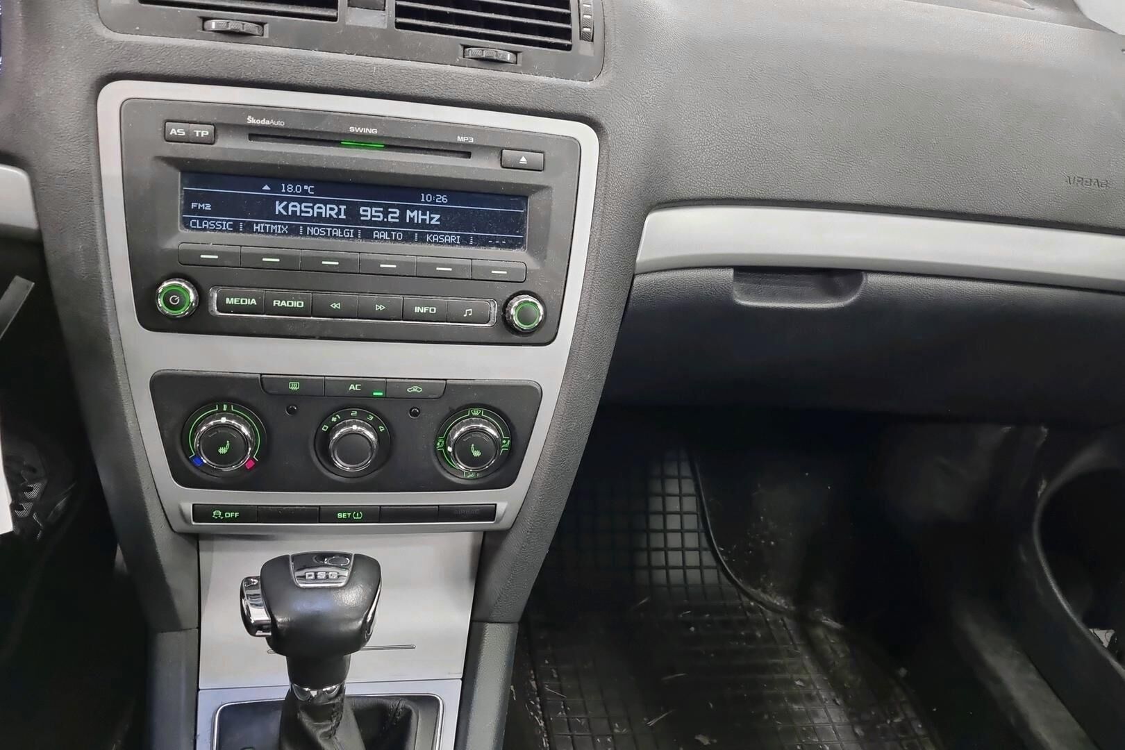 Skoda Octavia iso kuva 16