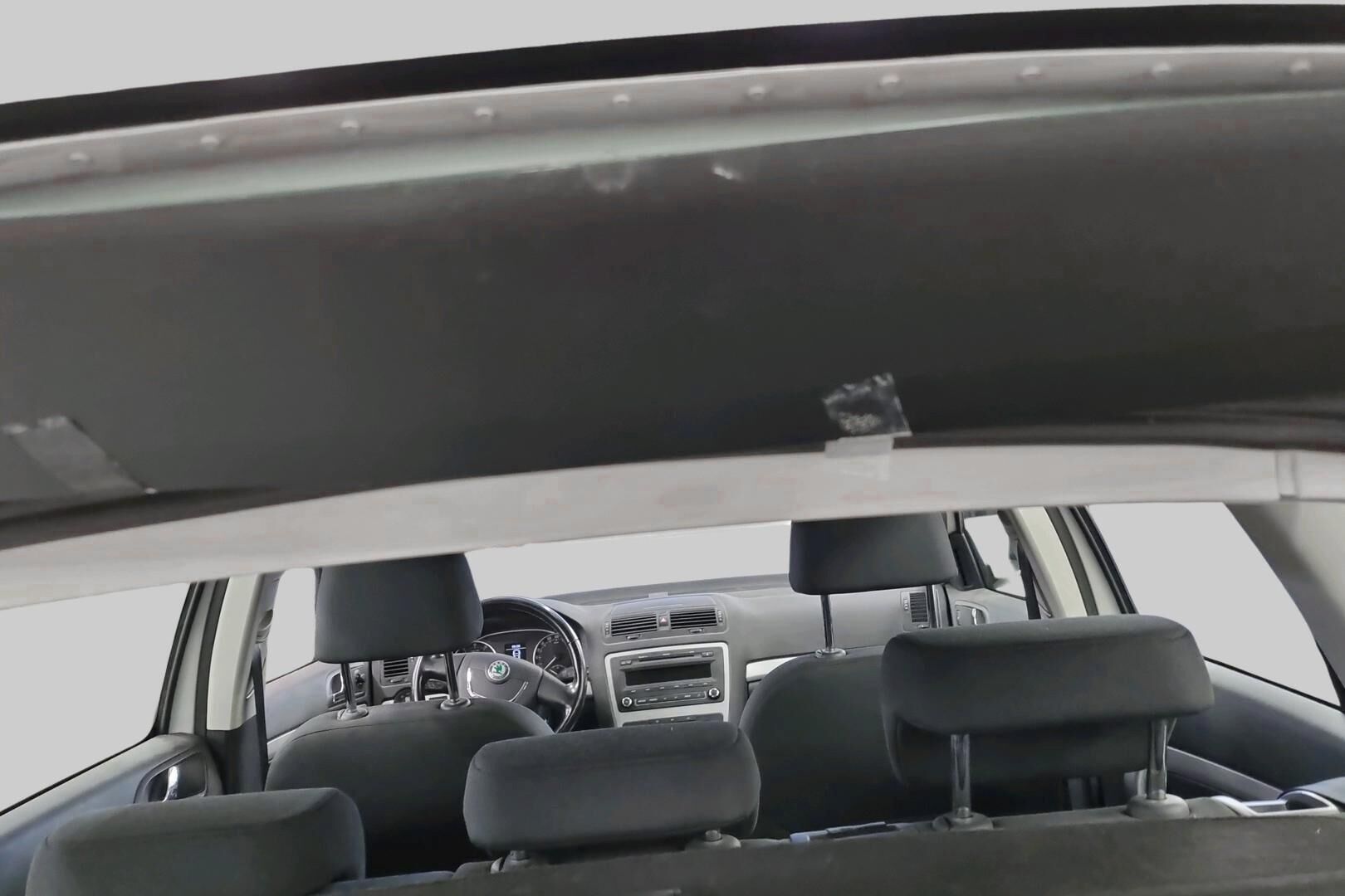 Skoda Octavia iso kuva 23