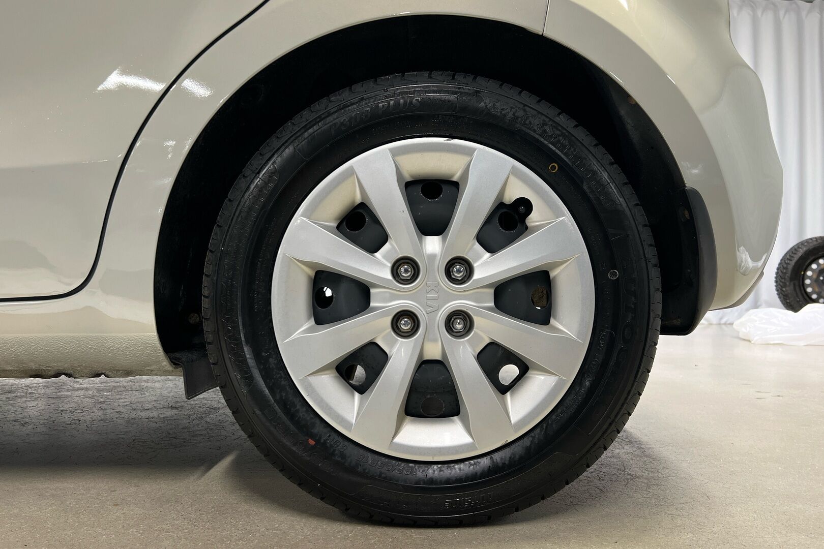 Kia Rio iso kuva 10