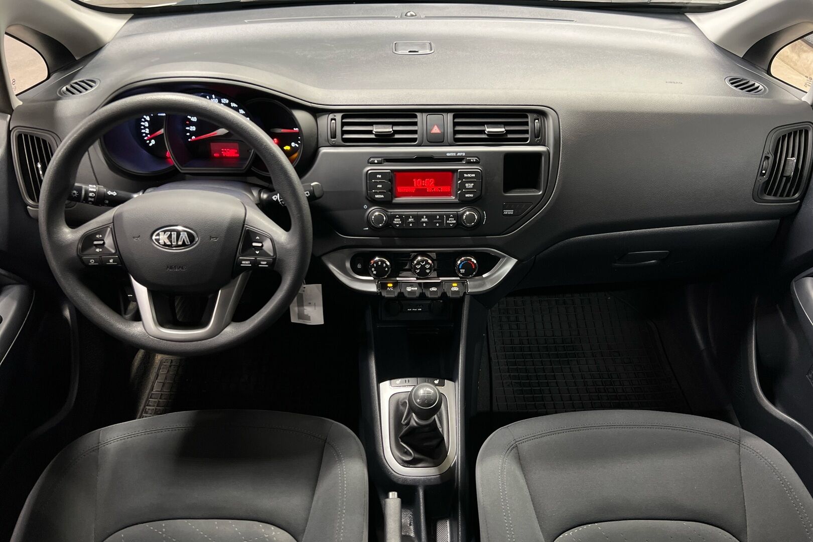 Kia Rio iso kuva 11