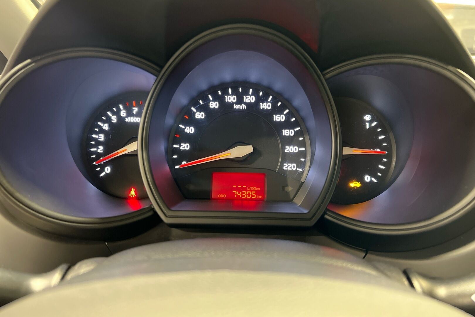 Kia Rio iso kuva 12