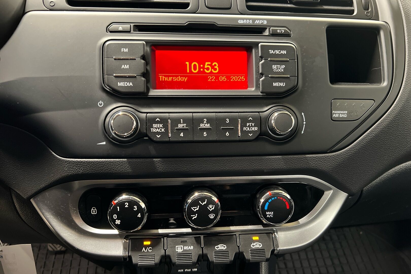 Kia Rio iso kuva 13