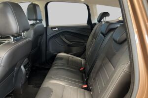 Ford Kuga esikatselu 10