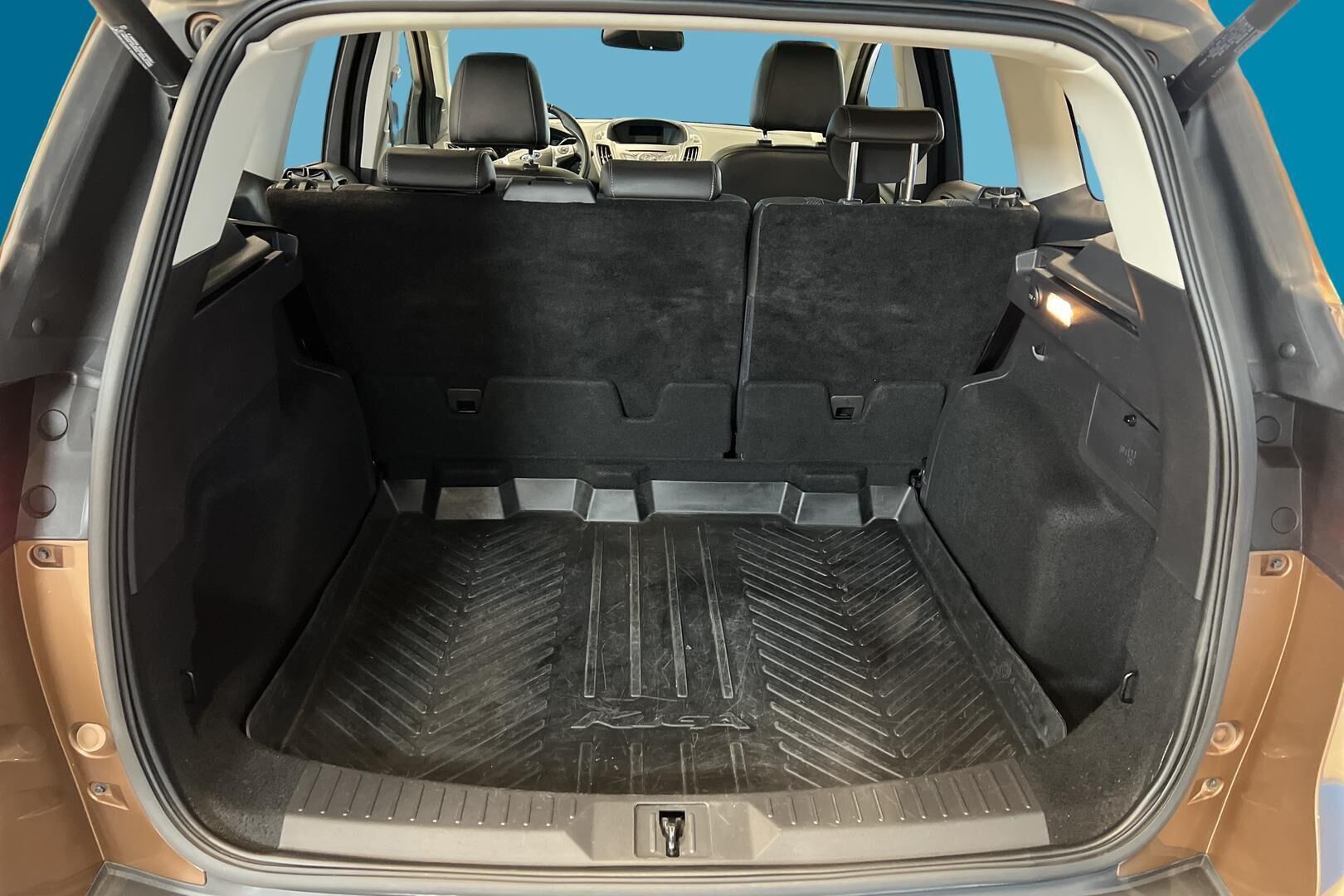 Ford Kuga iso kuva 12