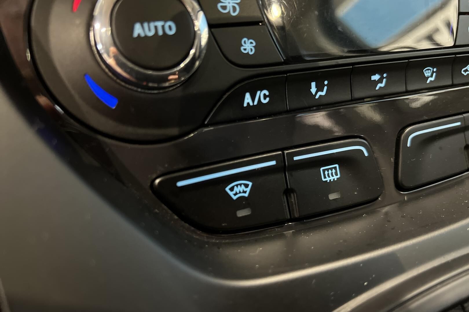 Ford Kuga iso kuva 15