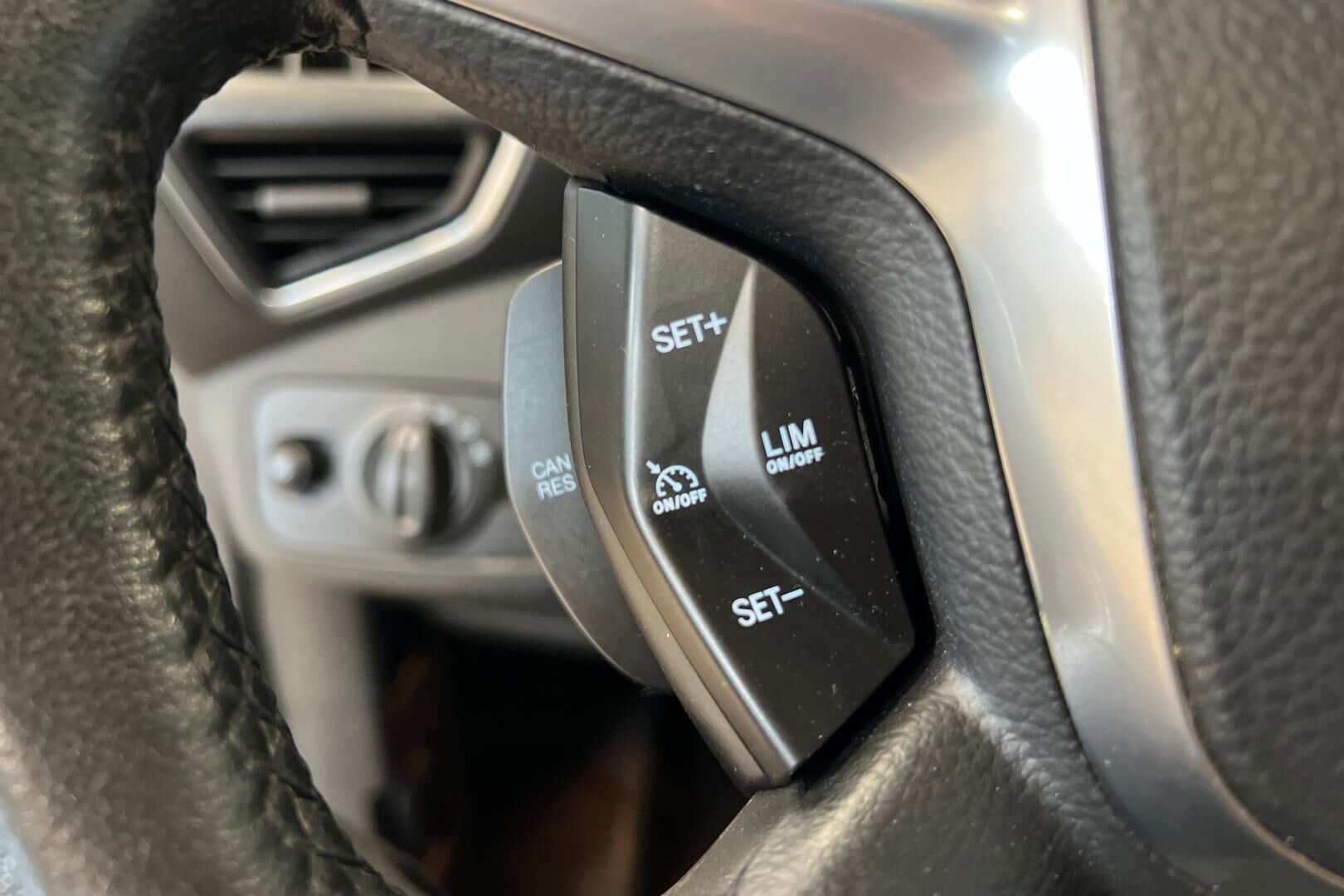 Ford Kuga iso kuva 16