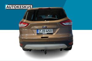 Ford Kuga esikatselu 6