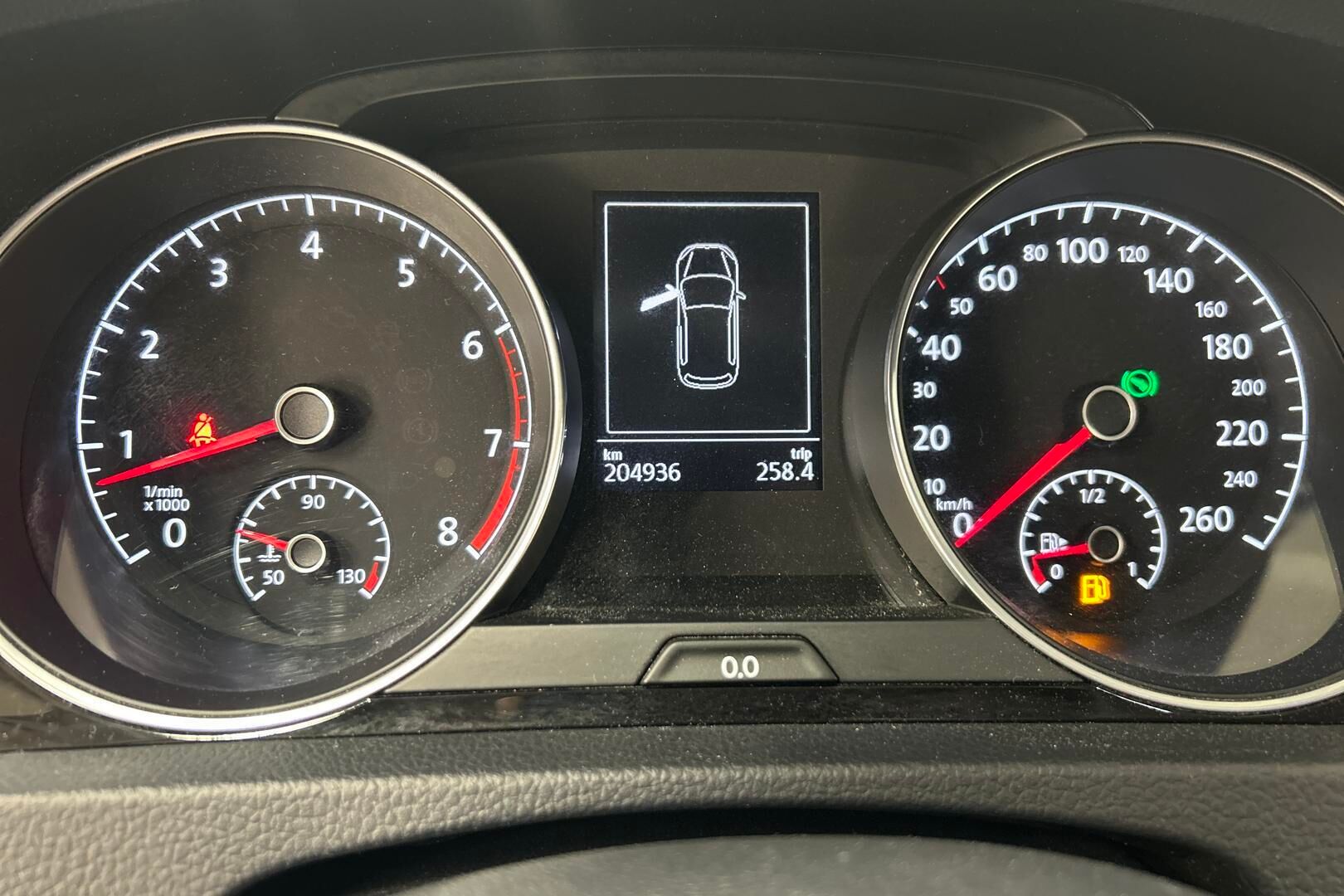 Volkswagen Golf iso kuva 18