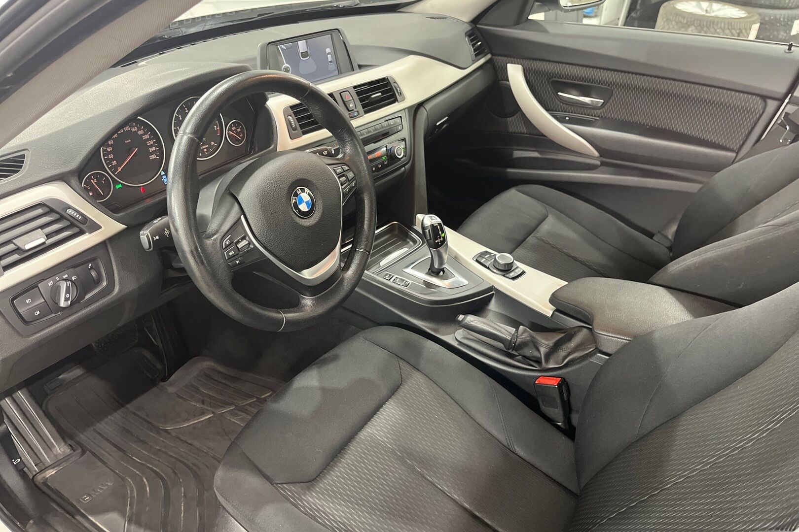BMW 3-sarja iso kuva 5