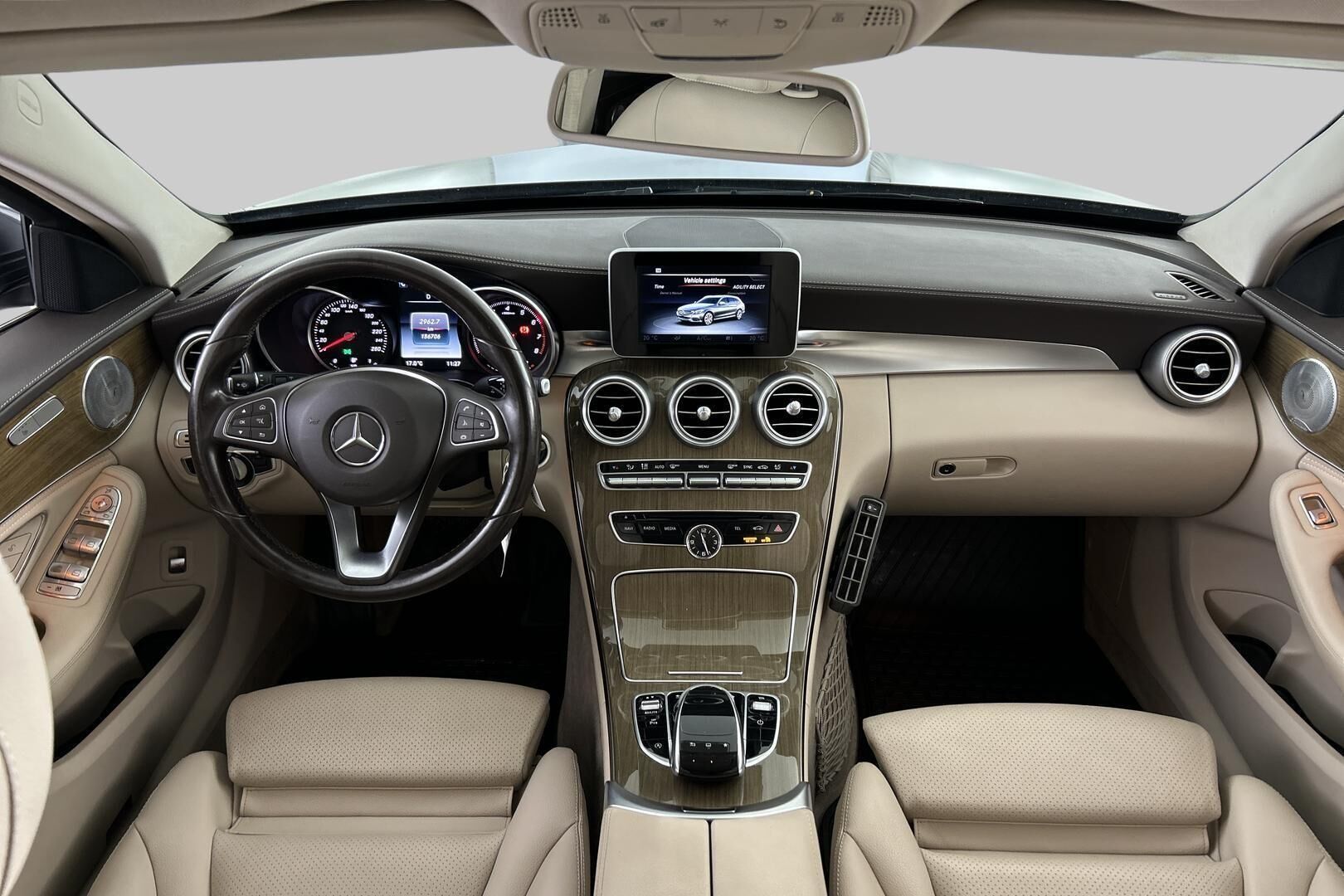 Mercedes-Benz C iso kuva 9