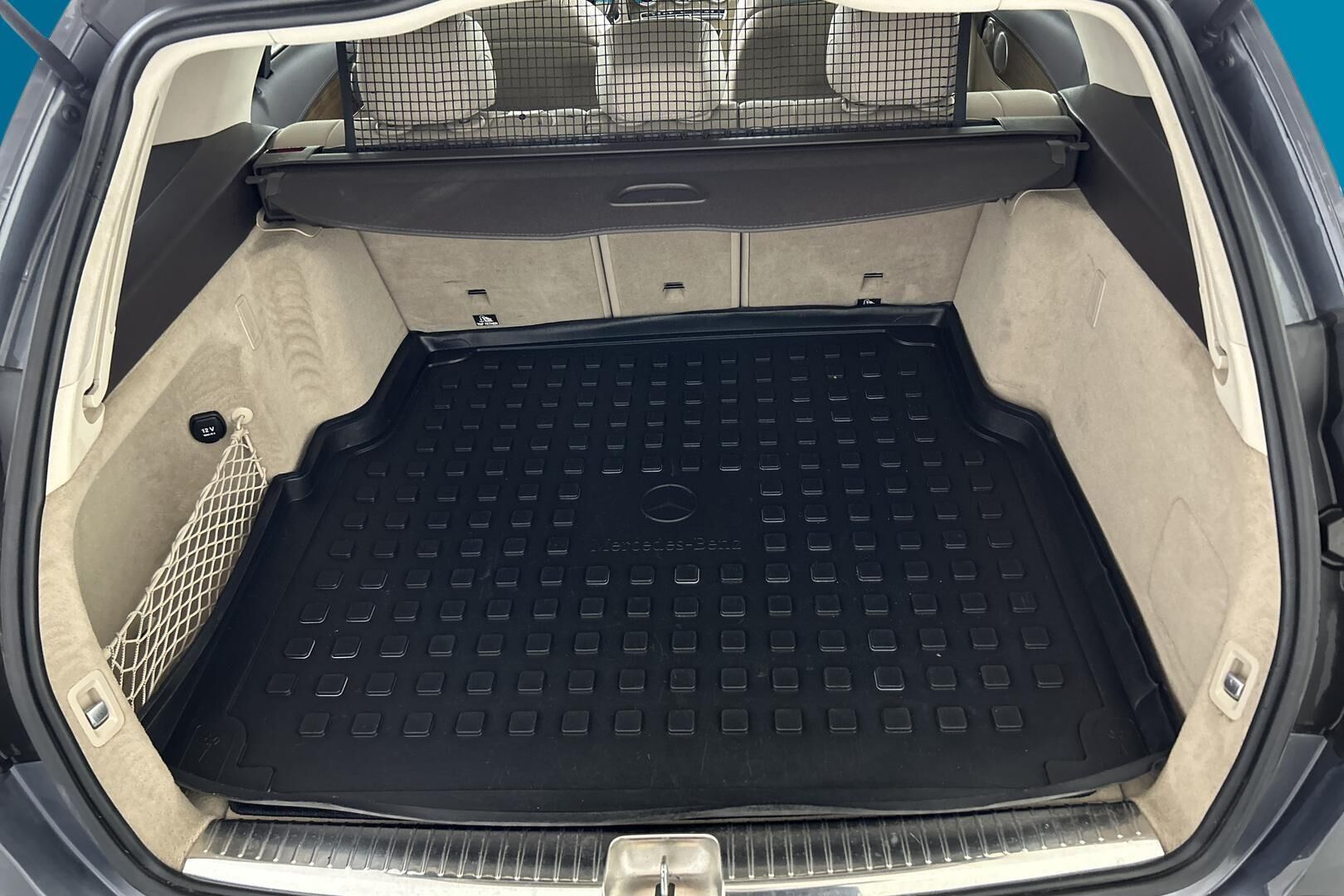 Mercedes-Benz C iso kuva 10