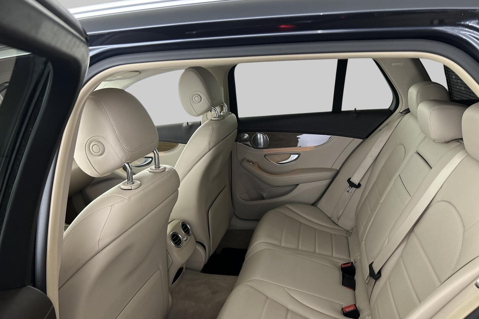 Mercedes-Benz C iso kuva 8