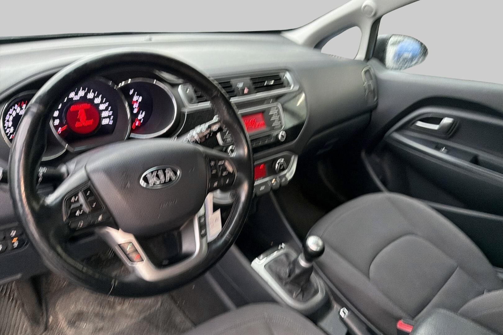 Kia Rio iso kuva 2
