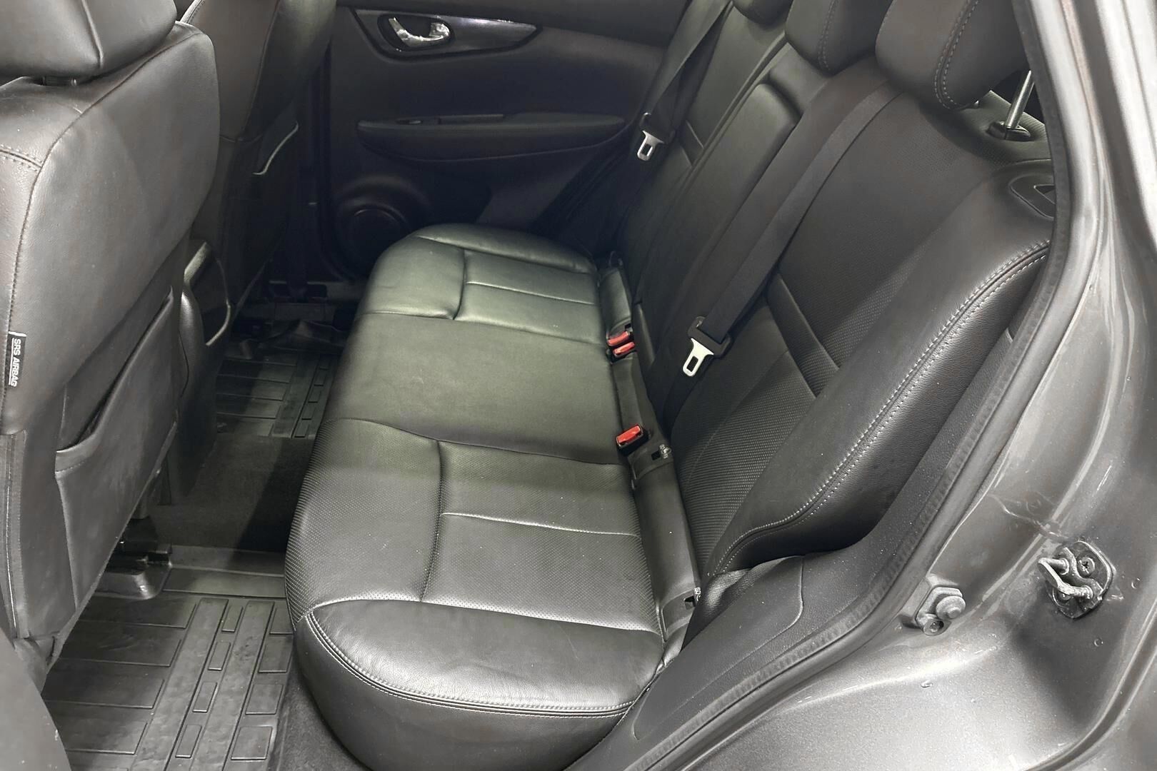 Nissan Qashqai iso kuva 10