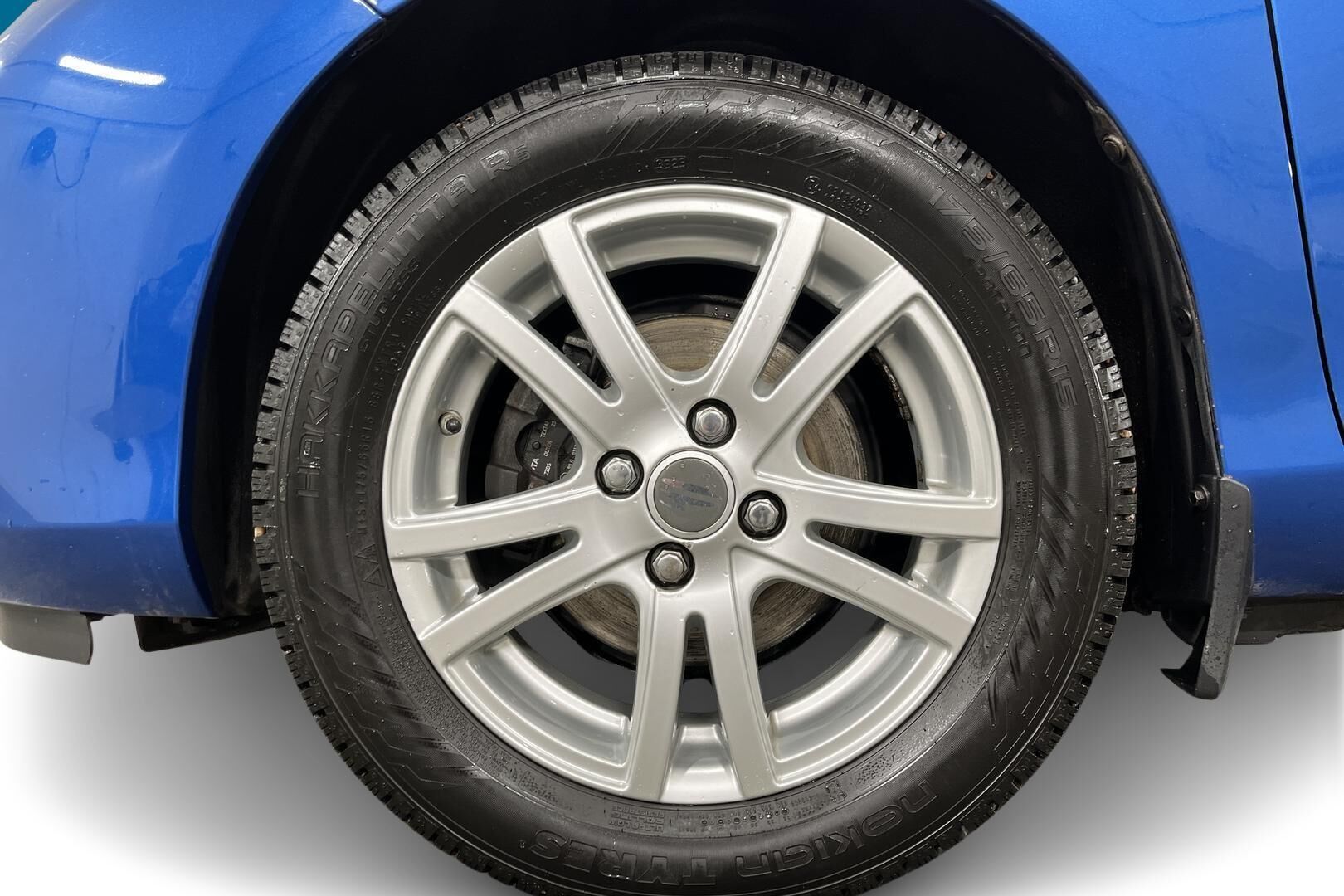 Toyota Yaris iso kuva 15