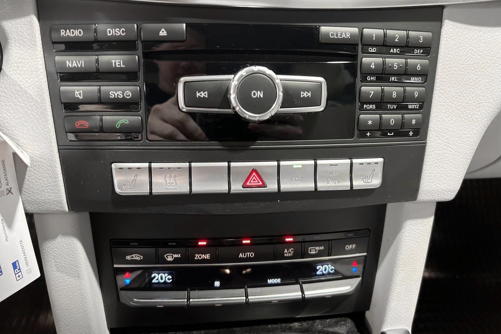 Mercedes-Benz E iso kuva 18