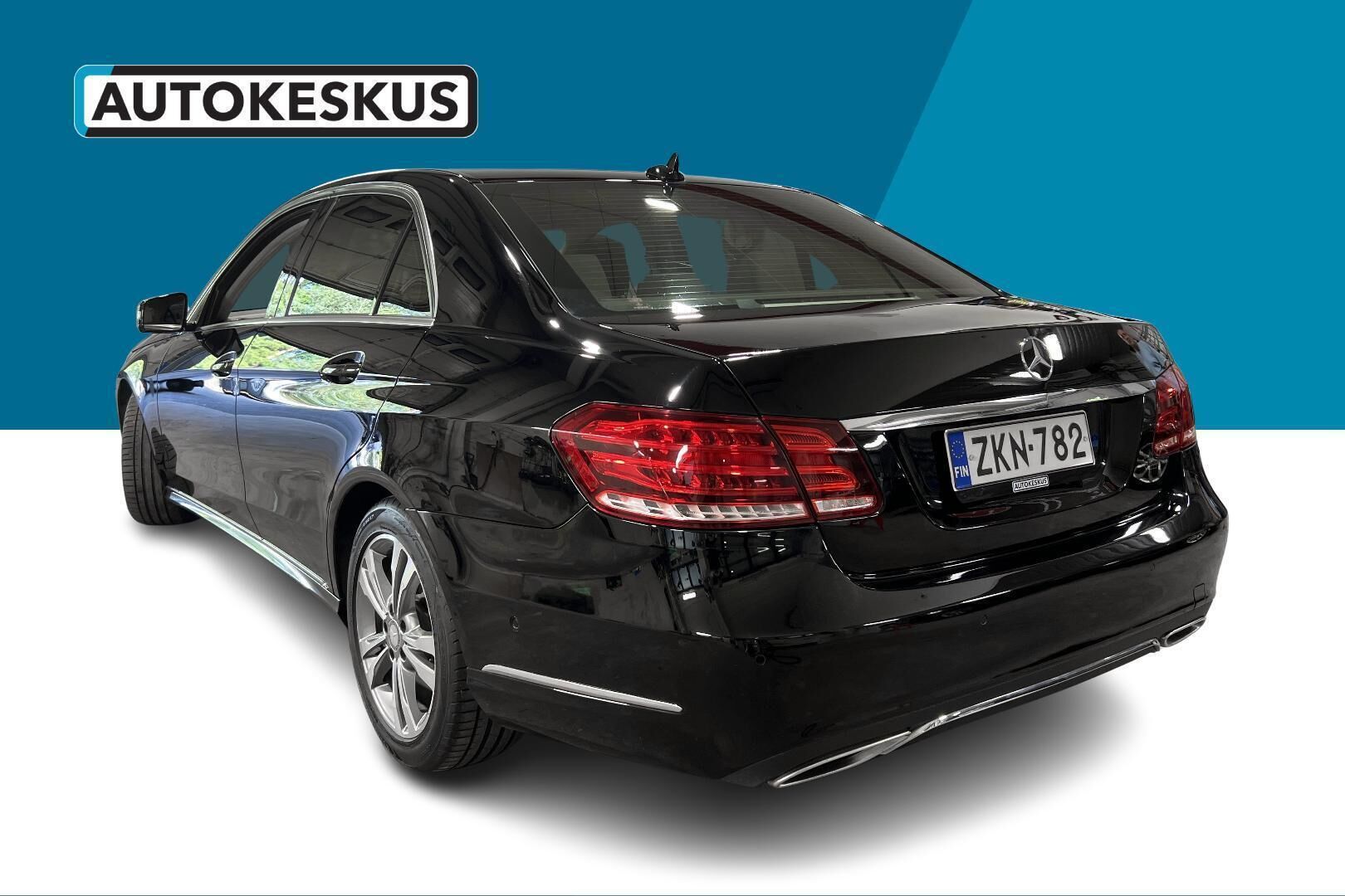 Mercedes-Benz E iso kuva 7