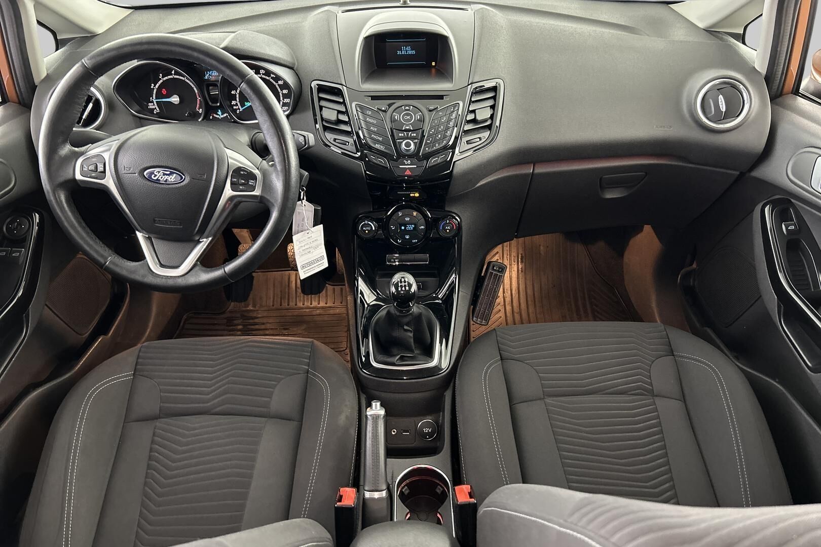 Ford Fiesta iso kuva 9