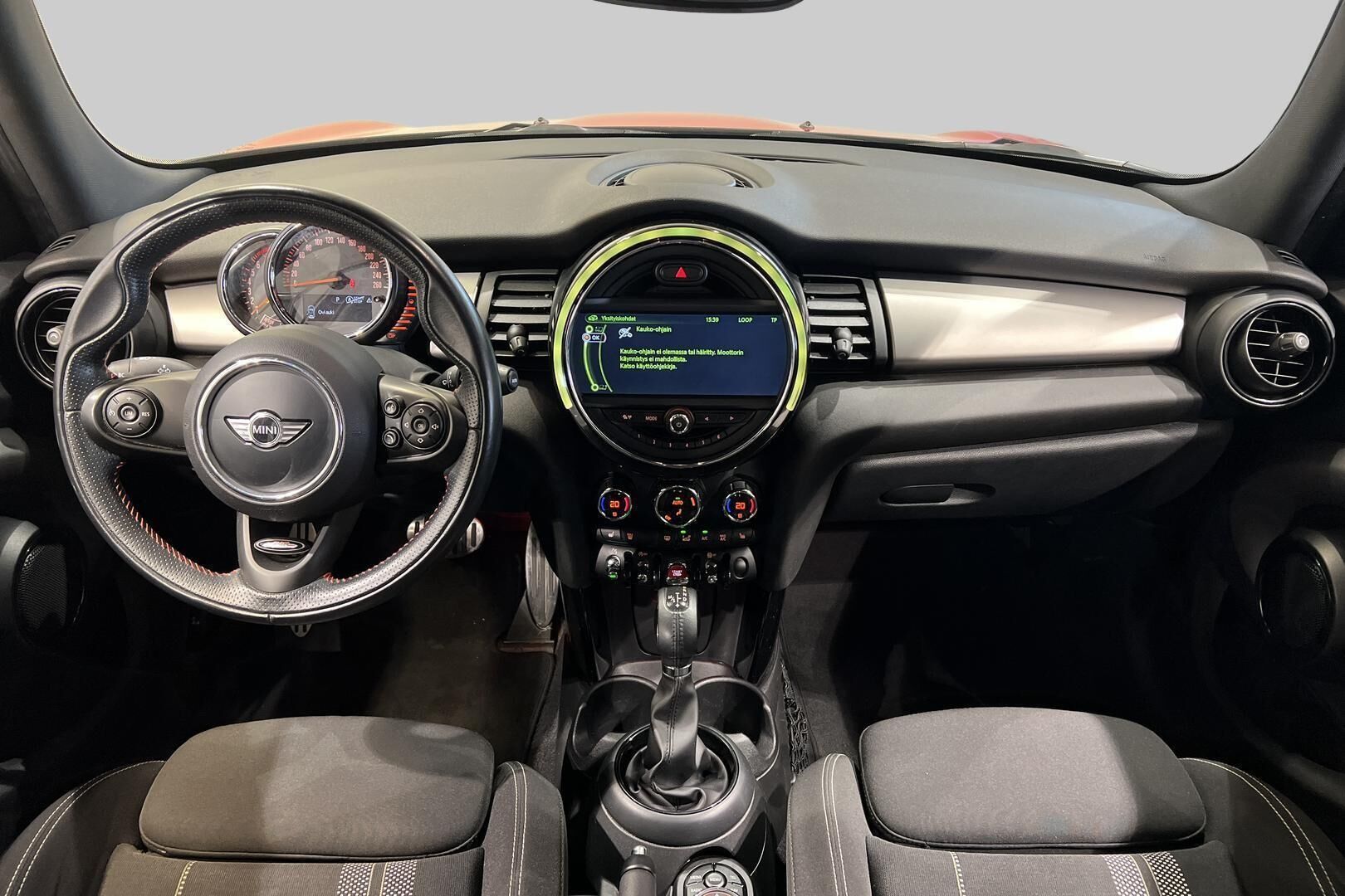 MINI Hatchback iso kuva 24