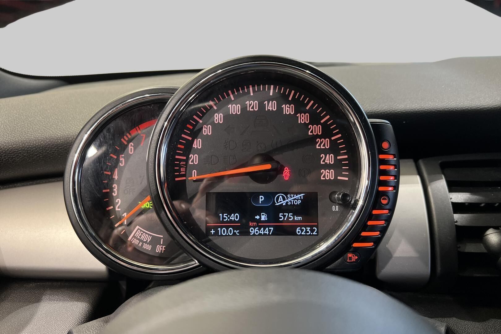 MINI Hatchback iso kuva 8