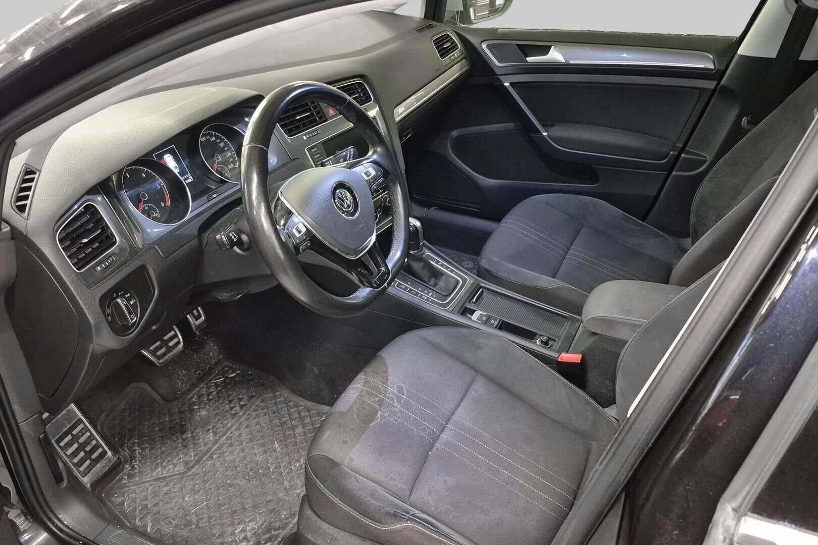 Volkswagen Golf iso kuva 3
