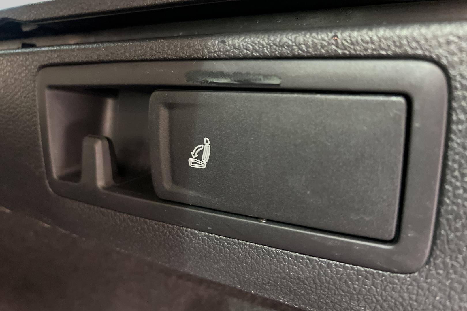 Volkswagen Golf iso kuva 20