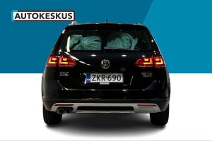 Volkswagen Golf esikatselu 5