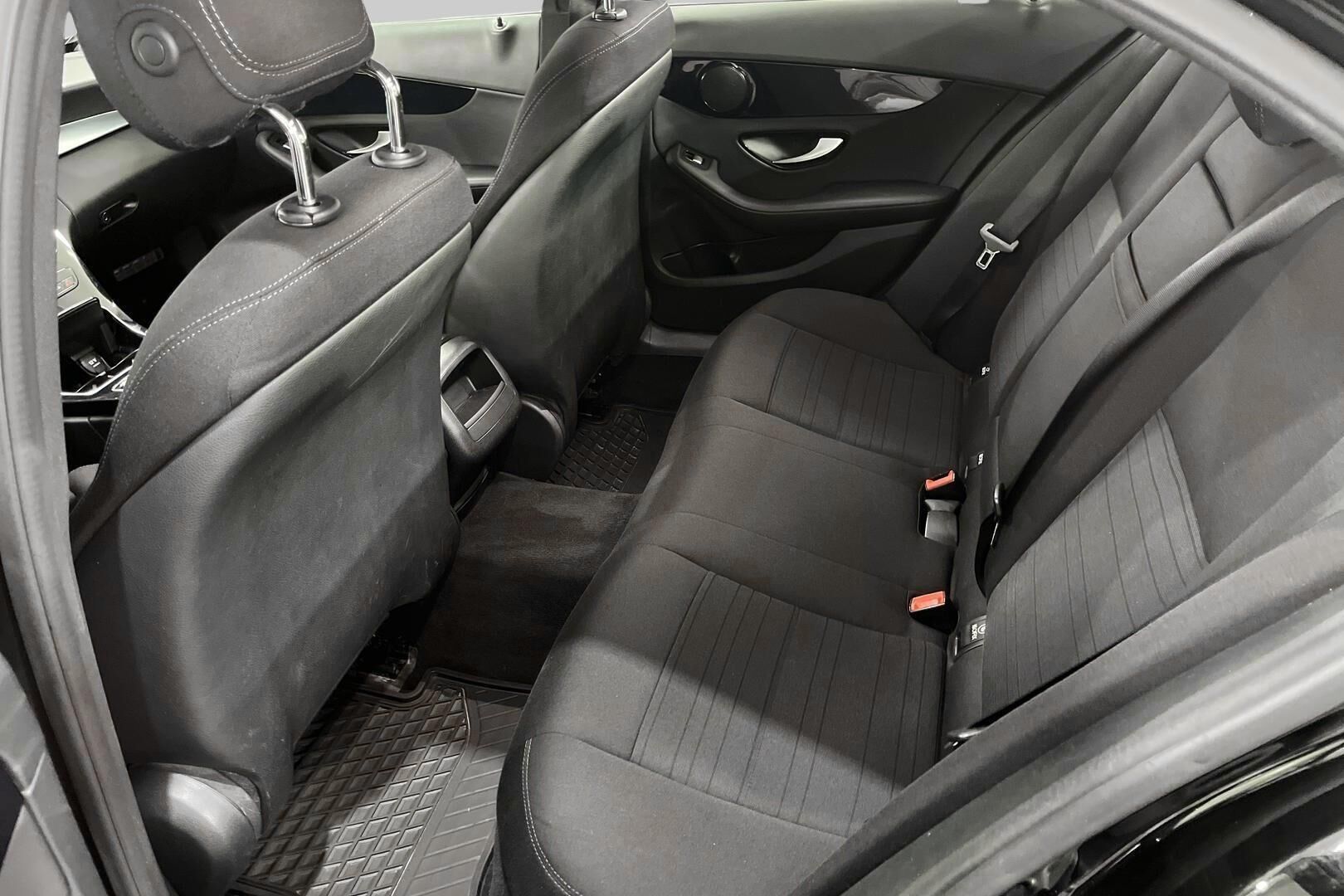 Mercedes-Benz C iso kuva 10