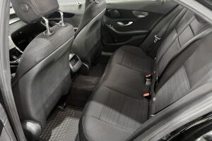 Mercedes-Benz C esikatselu 10