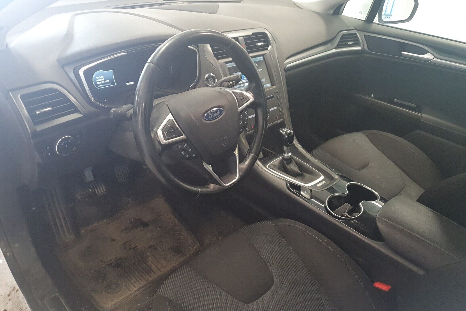 Ford Mondeo iso kuva 1