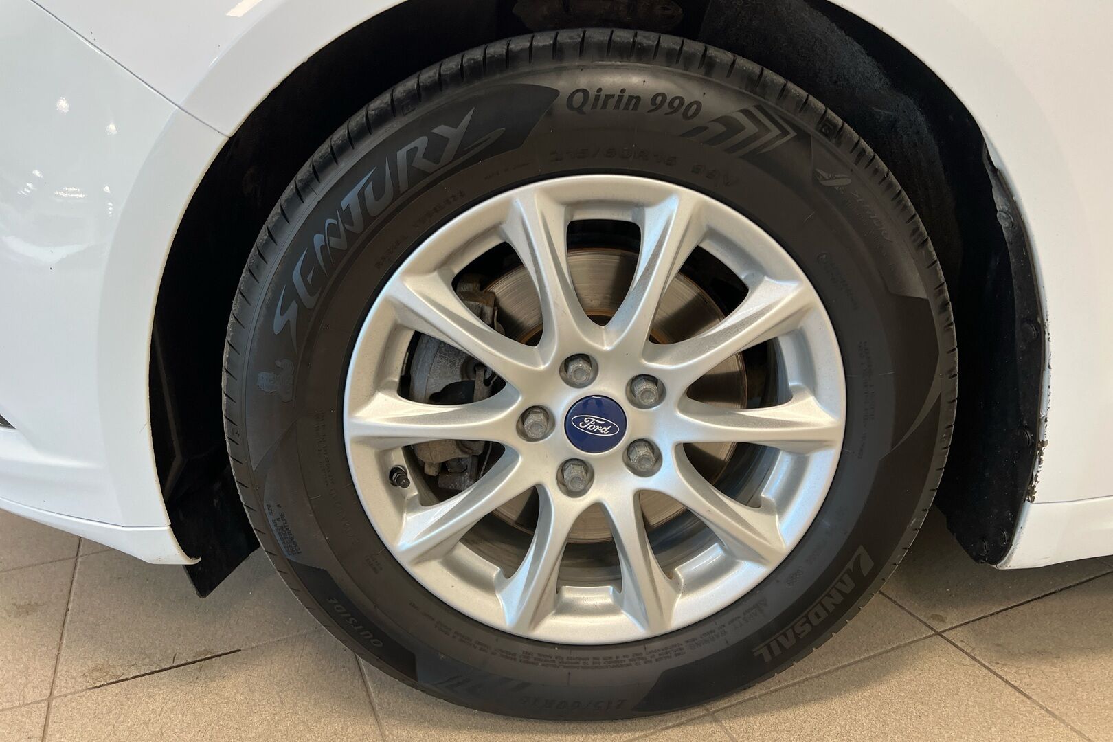 Ford Mondeo iso kuva 10