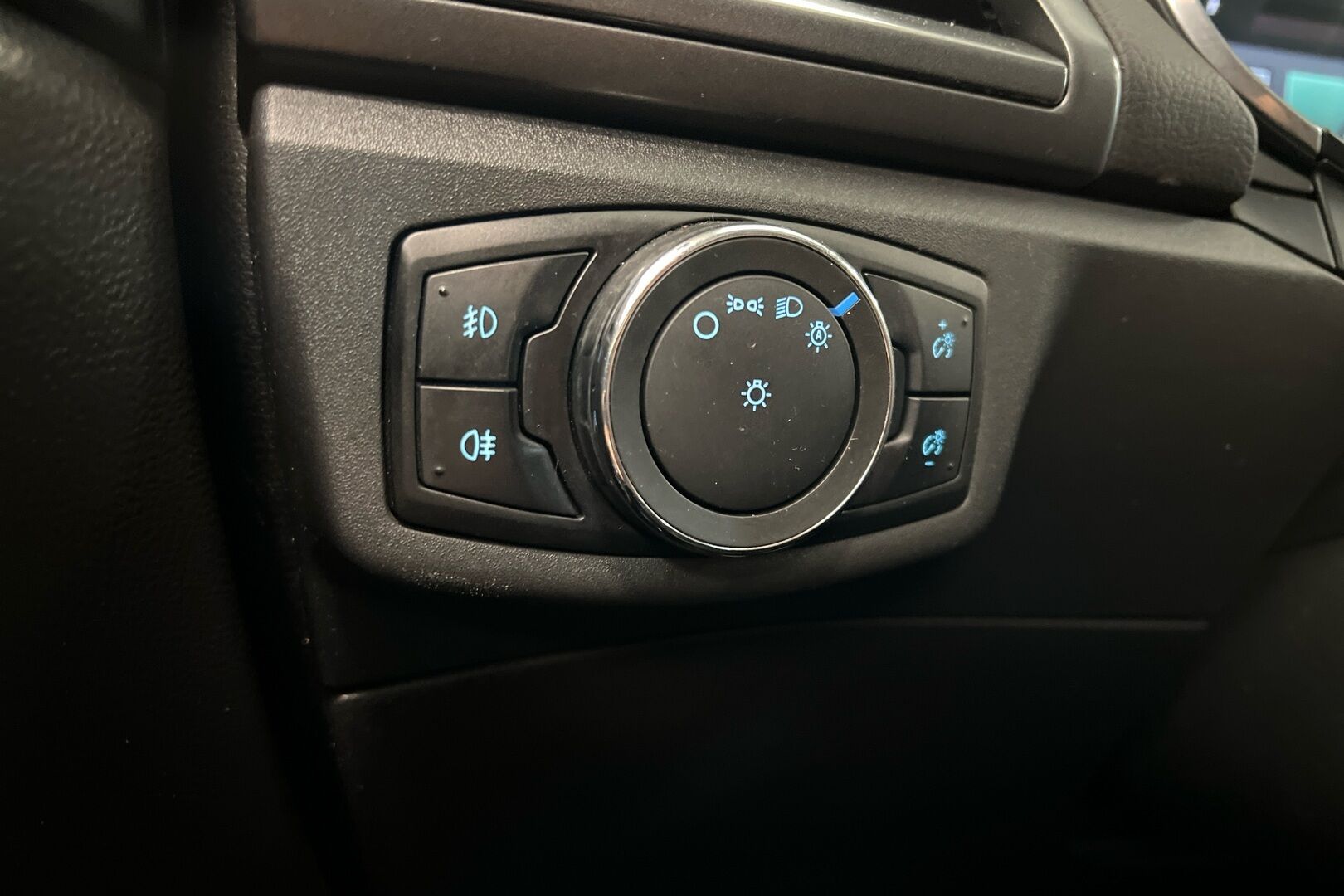 Ford Mondeo iso kuva 20