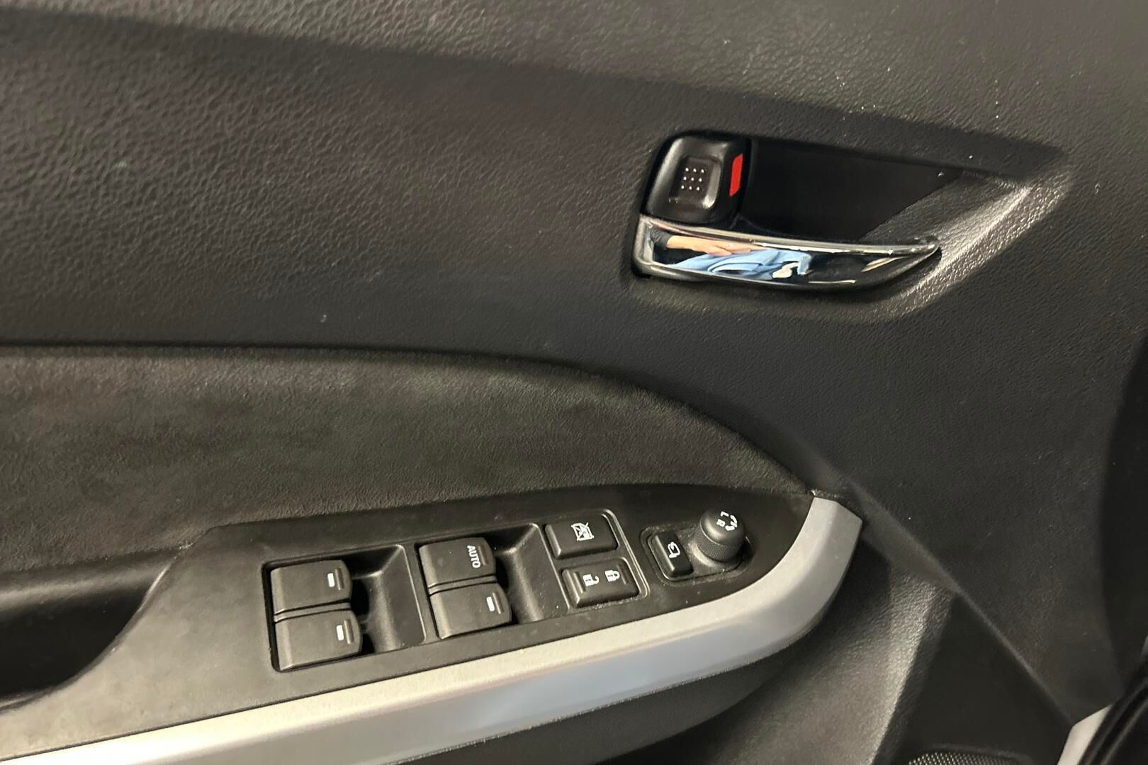 Suzuki Vitara iso kuva 28