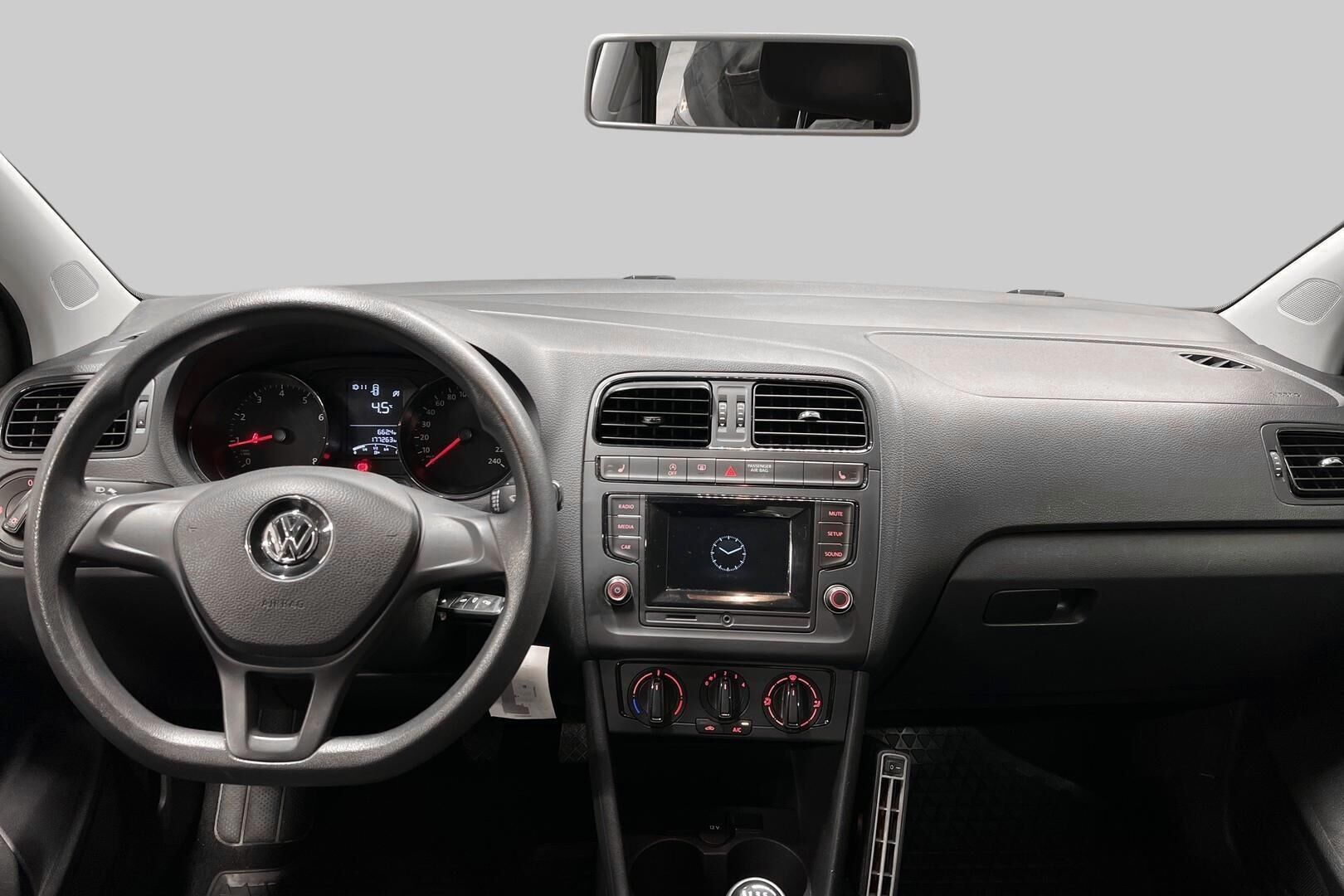Volkswagen Polo iso kuva 10