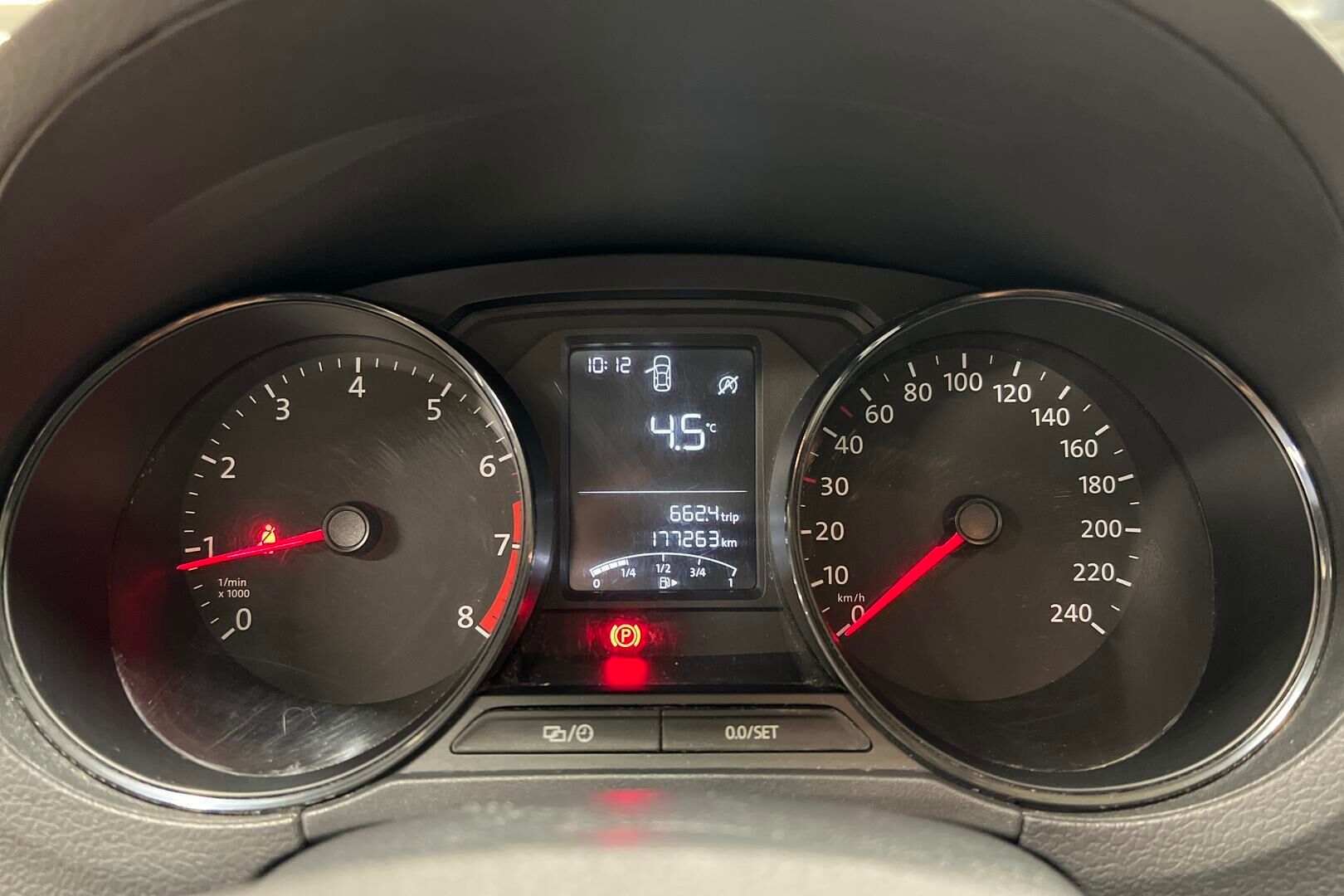 Volkswagen Polo iso kuva 12