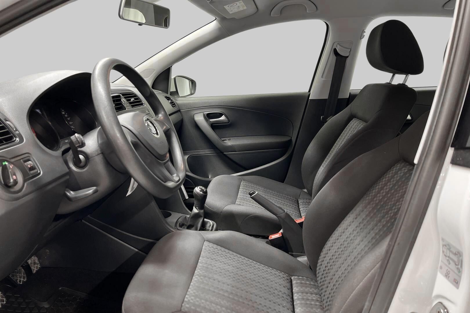 Volkswagen Polo iso kuva 8