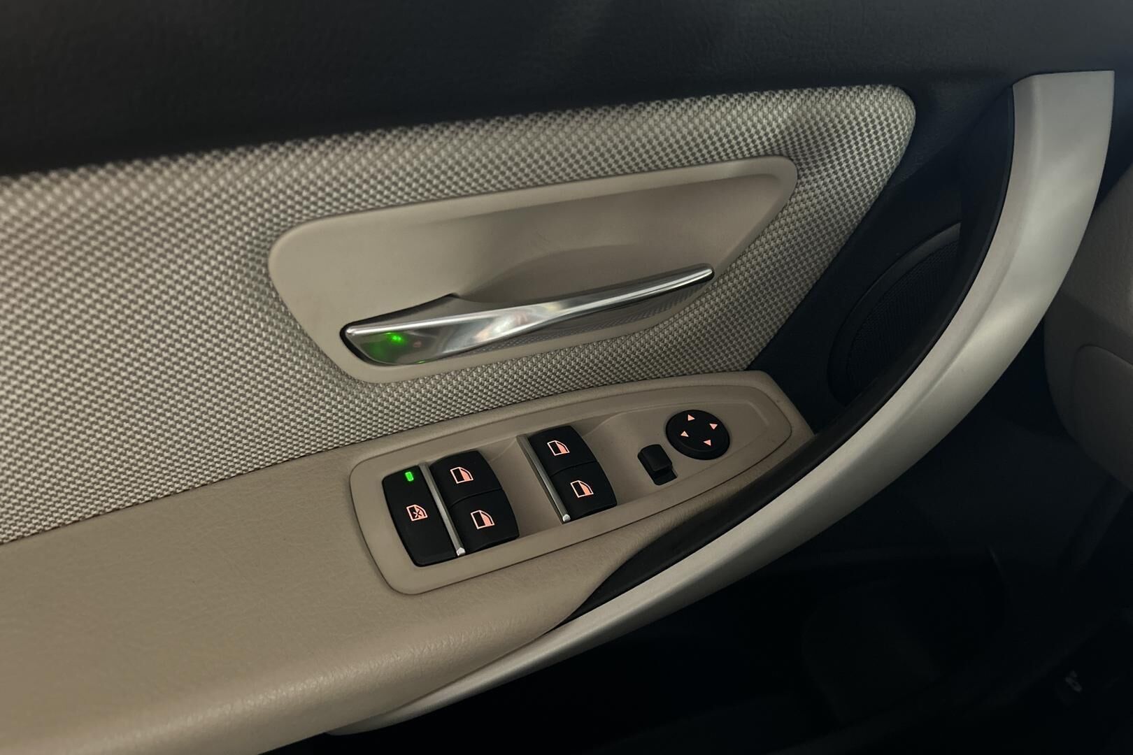 BMW 3-sarja iso kuva 19