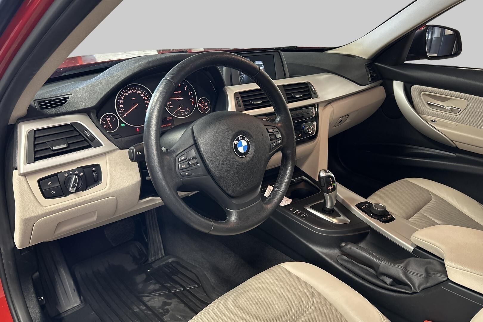 BMW 3-sarja iso kuva 8