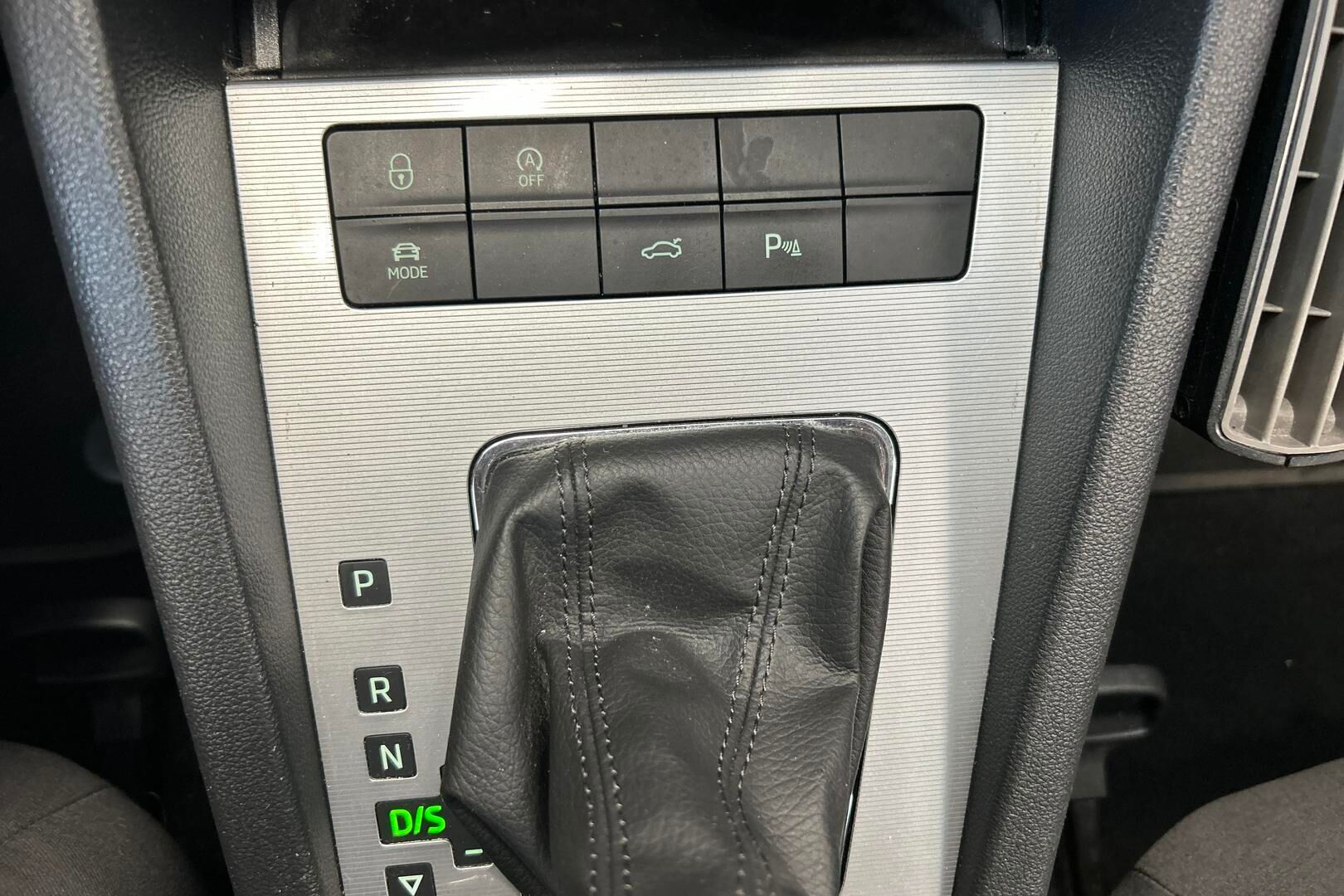 Skoda Octavia iso kuva 19