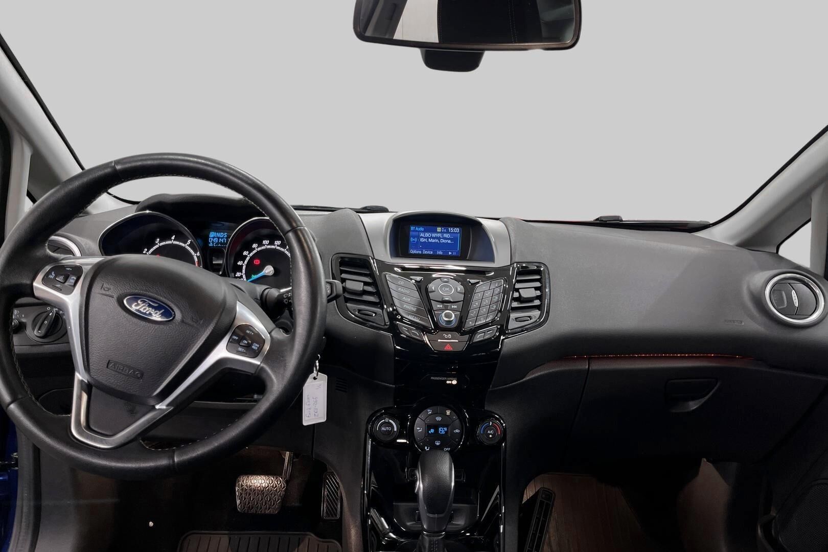 Ford Fiesta iso kuva 10