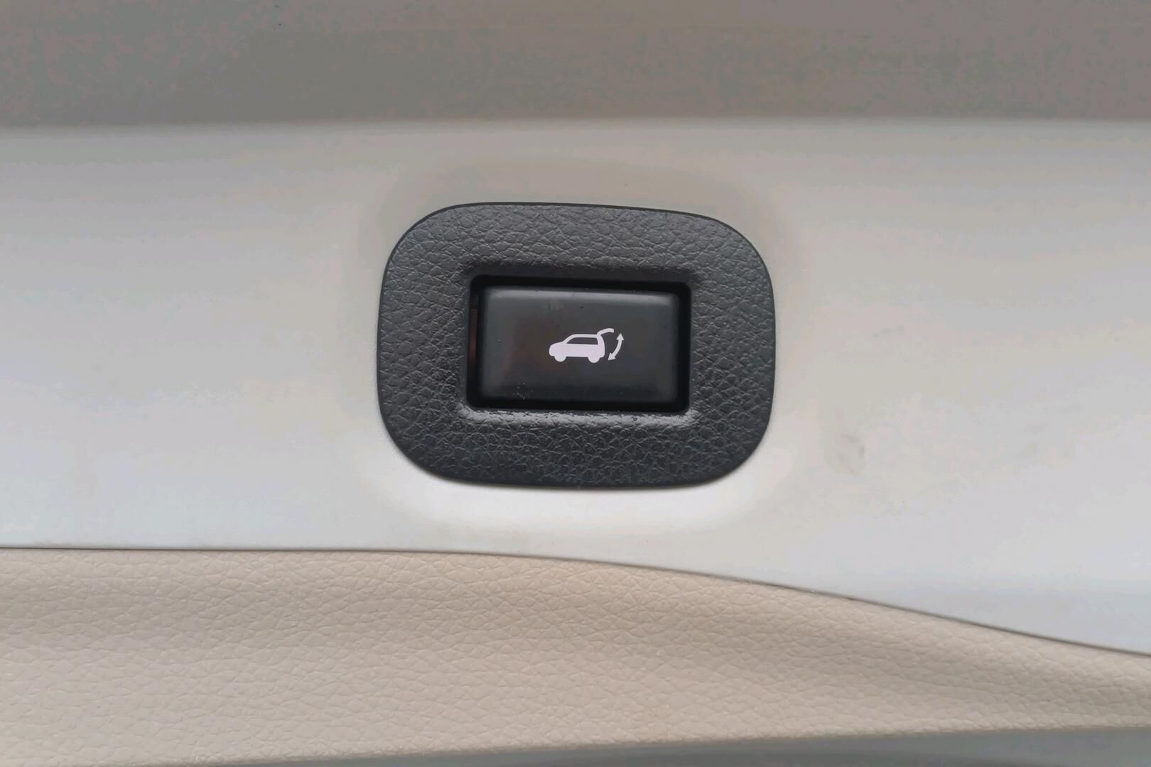 Nissan X-Trail iso kuva 6