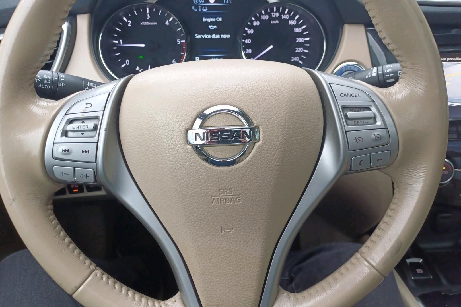 Nissan X-Trail iso kuva 11