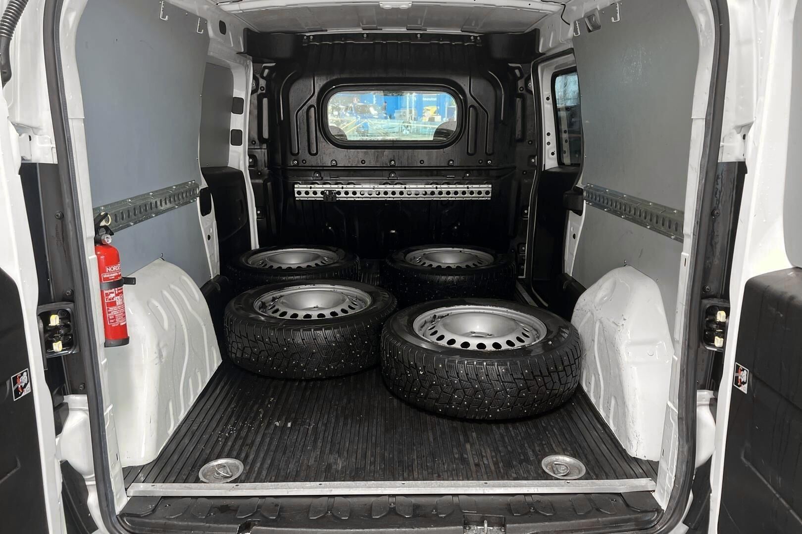 Opel Combo iso kuva 12