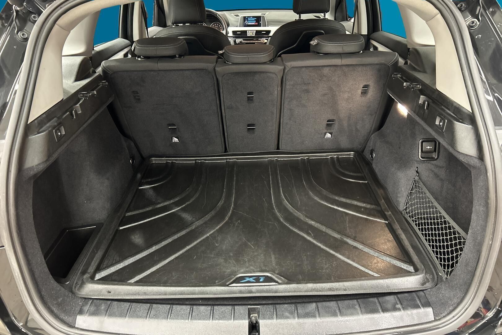 BMW X1 iso kuva 12