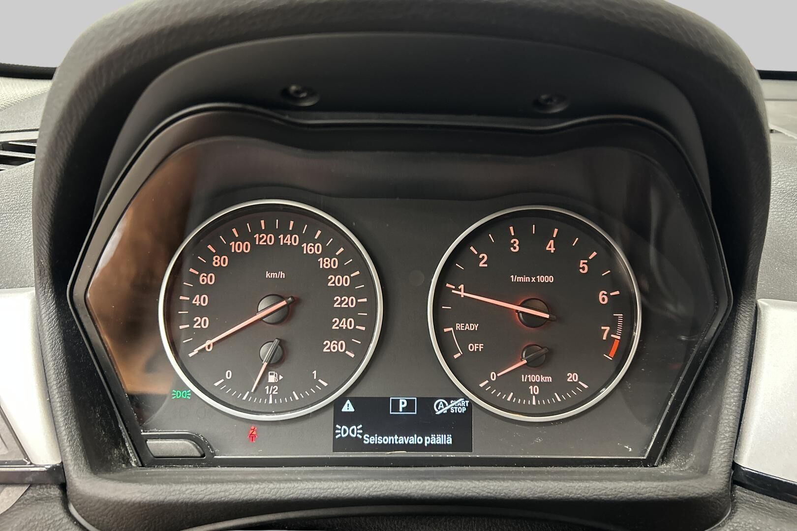 BMW X1 iso kuva 14