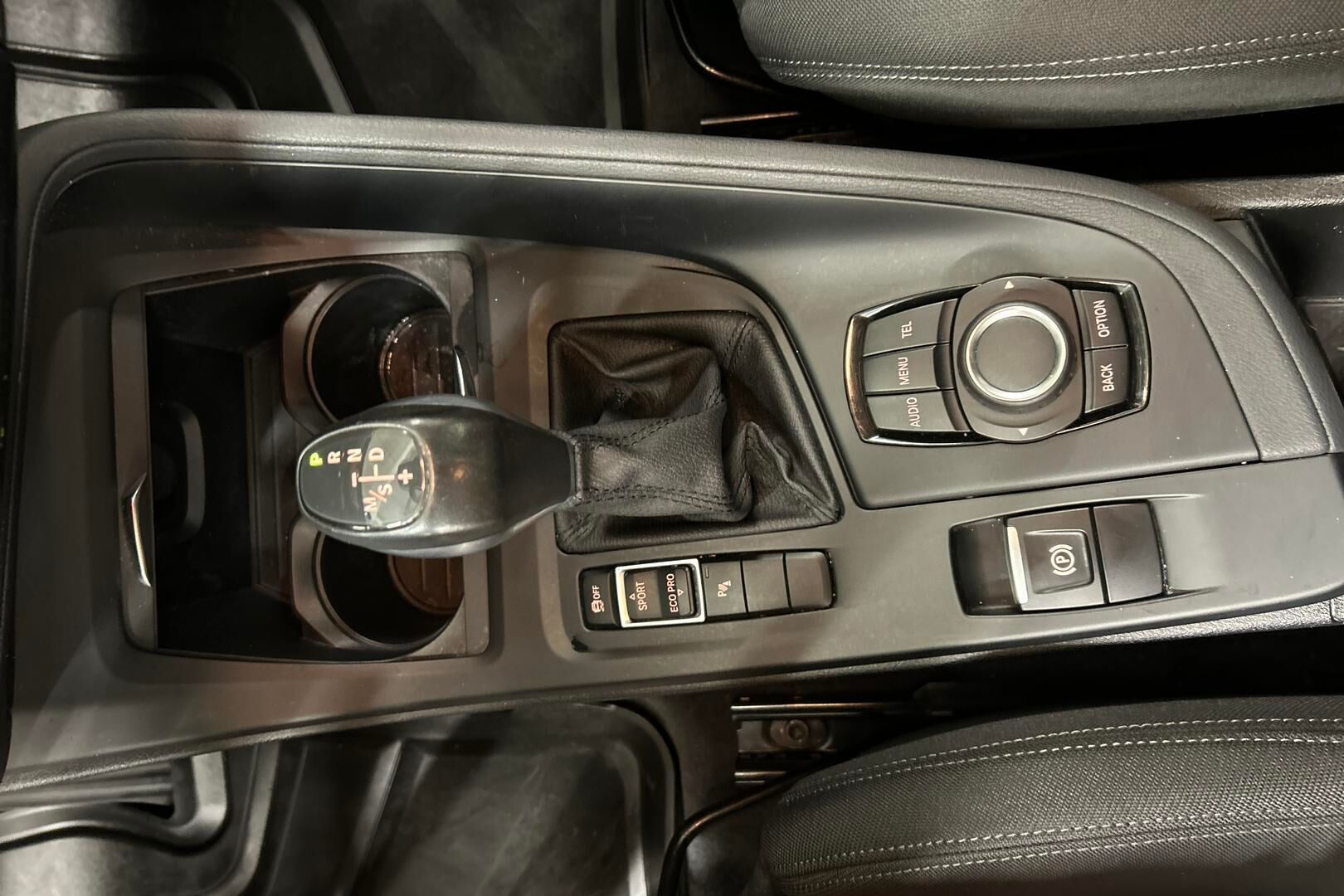 BMW X1 iso kuva 16