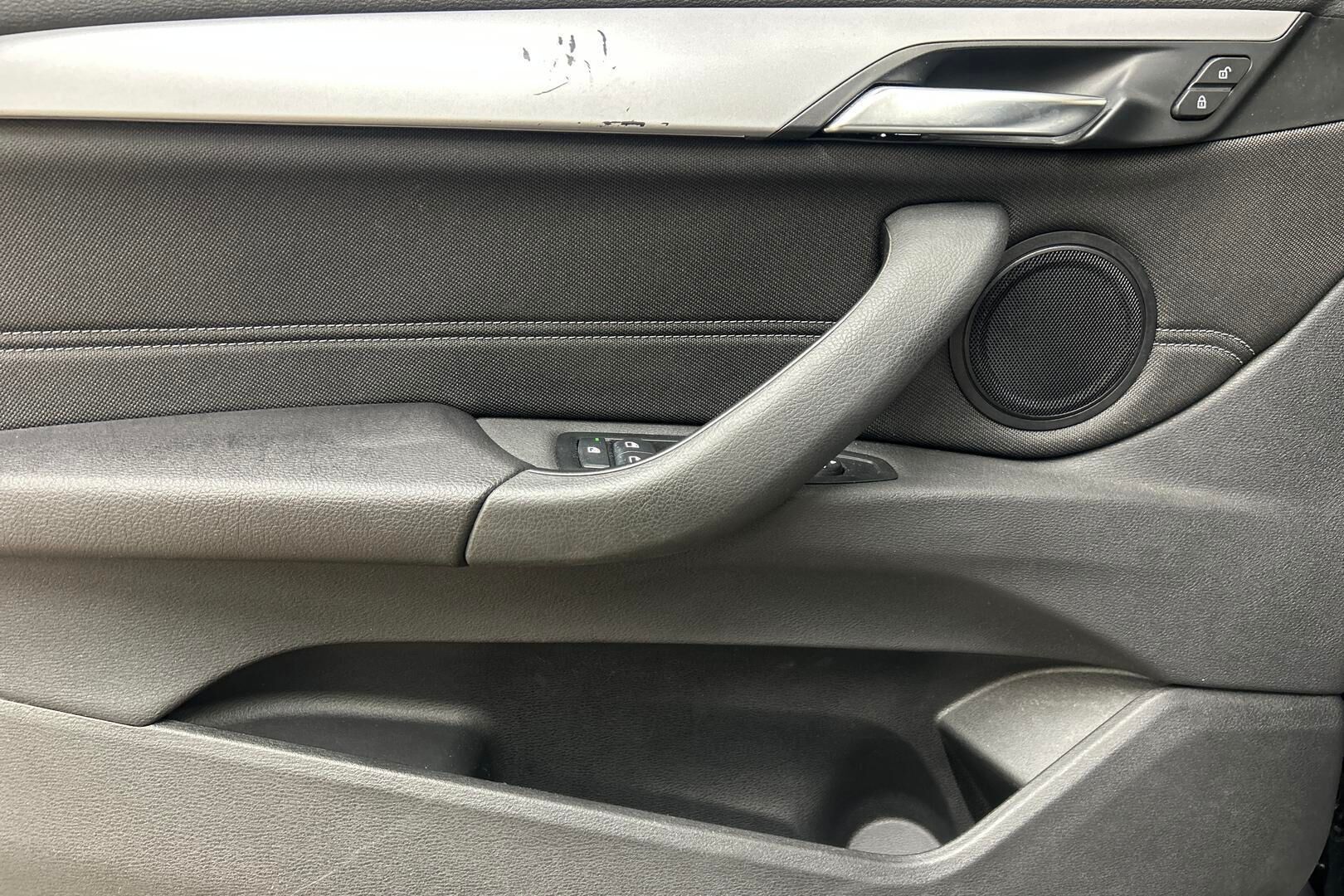 BMW X1 iso kuva 20