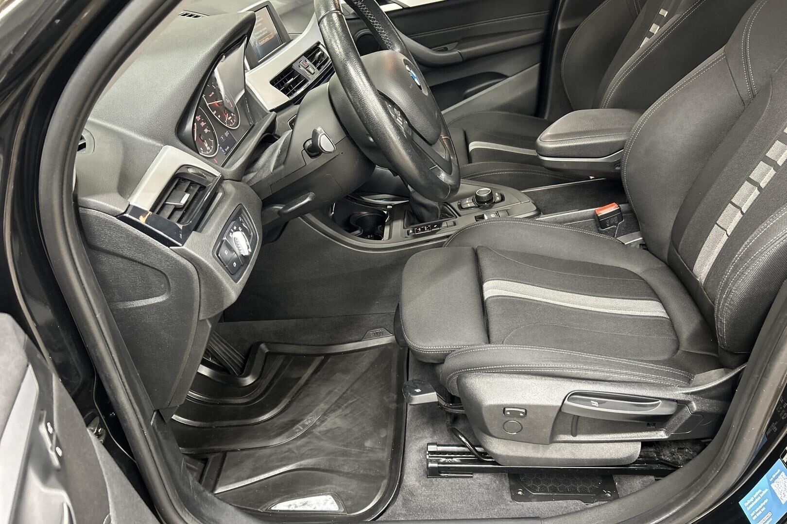 BMW X1 iso kuva 9